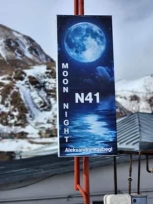 Moon Night Hotel Kazbegi Bagian luar foto