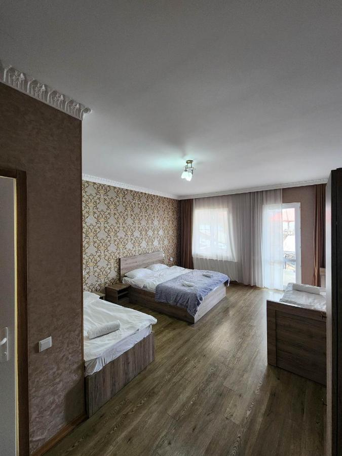 Moon Night Hotel Kazbegi Bagian luar foto