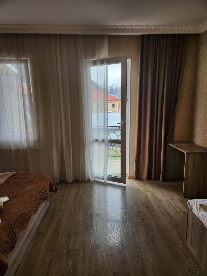 Moon Night Hotel Kazbegi Bagian luar foto